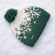 Lade das Bild in den Galerie-Viewer, "Gokyo" - Bommelmütze: grün