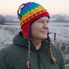 Lade das Bild in den Galerie-Viewer, "Rainbow" | Ohrenklappen-Beanie