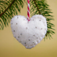 Lade das Bild in den Galerie-Viewer, Anhänger: Herz weiß