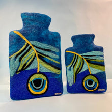 Lade das Bild in den Galerie-Viewer, "Pfauenfeder" | Wärmflaschenhülle