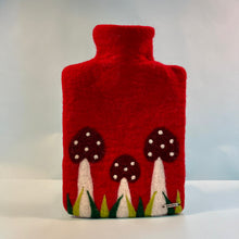 Lade das Bild in den Galerie-Viewer, "Fliegenpilzfamilie" | Wärmflaschenhülle