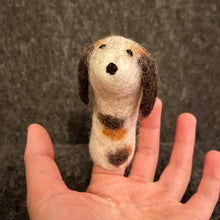 Lade das Bild in den Galerie-Viewer, Fingerpuppe I Hund