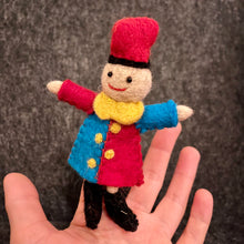 Lade das Bild in den Galerie-Viewer, Fingerpuppe I Kasperle