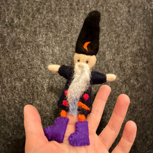 Lade das Bild in den Galerie-Viewer, Fingerpuppe I Zauberer