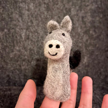 Lade das Bild in den Galerie-Viewer, Fingerpuppe I Esel