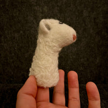 Lade das Bild in den Galerie-Viewer, Fingerpuppe I weißes Schaf
