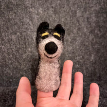 Lade das Bild in den Galerie-Viewer, Fingerpuppe I Wolf