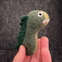 Lade das Bild in den Galerie-Viewer, Fingerpuppe I Dino