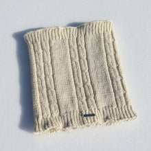Lade das Bild in den Galerie-Viewer, Loop-Schal I Weiß mit Zopfmuster