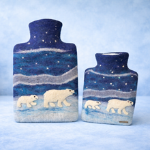 Lade das Bild in den Galerie-Viewer, „Eisbären" | Wärmflaschenhülle