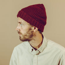 Lade das Bild in den Galerie-Viewer, "Manaslu" | Merino Beanie: weinrot