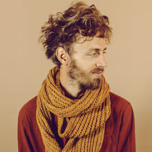 Lade das Bild in den Galerie-Viewer, "Makalu" | Merino Loop: senfgelb