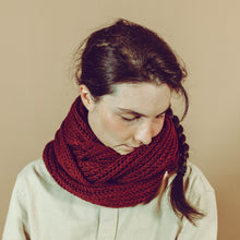 Lade das Bild in den Galerie-Viewer, "Makalu" | Merino Loop: weinrot