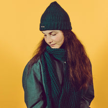 Lade das Bild in den Galerie-Viewer, "Manaslu" | Merino Beanie: petrol