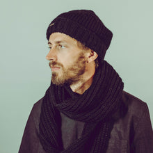 Lade das Bild in den Galerie-Viewer, "Manaslu" | Merino Beanie: schwarz