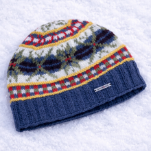 Lade das Bild in den Galerie-Viewer, "Jomsom" | Beanie: mintgrün-weiß
