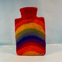 Lade das Bild in den Galerie-Viewer, „Rainbow gebogen“| Wärmflaschenhülle
