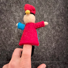 Lade das Bild in den Galerie-Viewer, Fingerpuppe I Kasperle

