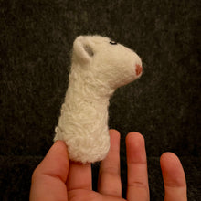 Lade das Bild in den Galerie-Viewer, Fingerpuppe I weißes Schaf

