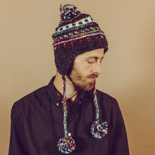 Lade das Bild in den Galerie-Viewer, &quot;Manang&quot; | Ohrenklappen-Beanie

